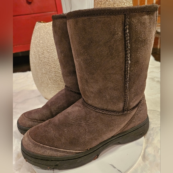 UGG Shoes - UGG style 5275 brown size 7 womens